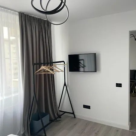 Fancy 1 Bdrm In Center *