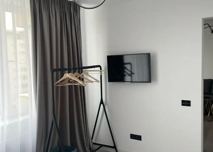 Fancy 1 Bdrm In Center *